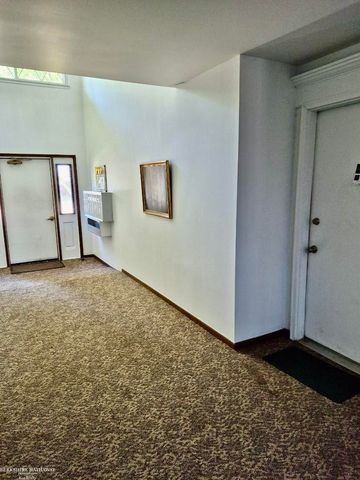 22870 E 9 Mile Road, Saint Clair Shores, MI 48080