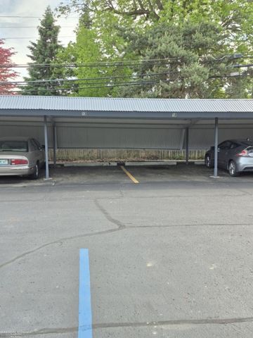 22870 E 9 Mile Road, Saint Clair Shores, MI 48080