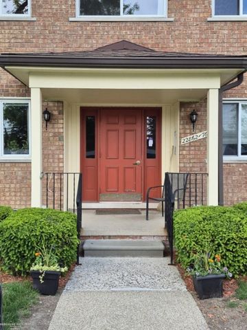22870 E 9 Mile Road, Saint Clair Shores, MI 48080
