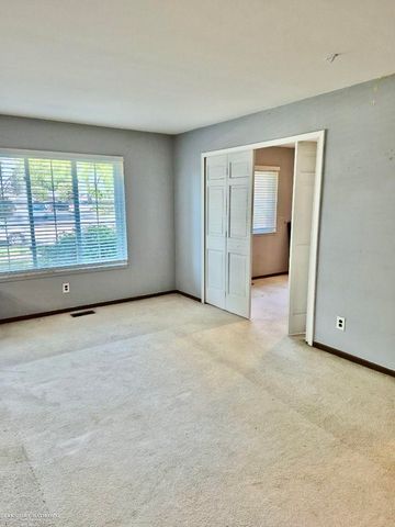 22870 E 9 Mile Road, Saint Clair Shores, MI 48080