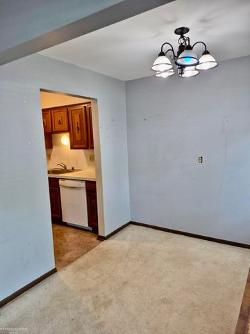 22870 E 9 Mile Road, Saint Clair Shores, MI 48080