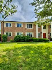 22870 E 9 Mile Road, Saint Clair Shores, MI 48080