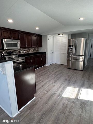 12 SUSAN ST, Stafford, VA 22556