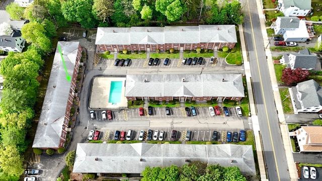 31 Arlington Rd 6, Woburn, MA 01801