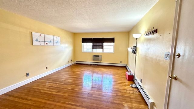 31 Arlington Rd 6, Woburn, MA 01801