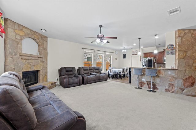 117 Emory Fields DR, Hutto, TX 78634