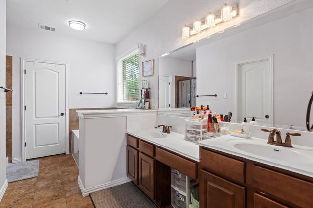 117 Emory Fields DR, Hutto, TX 78634