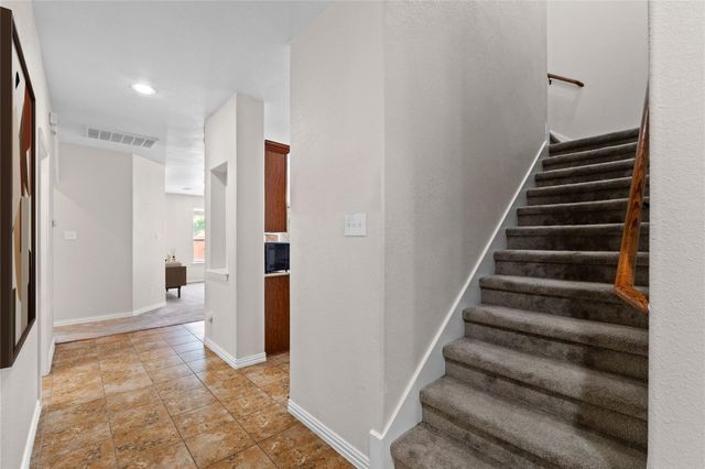 117 Emory Fields DR, Hutto, TX 78634