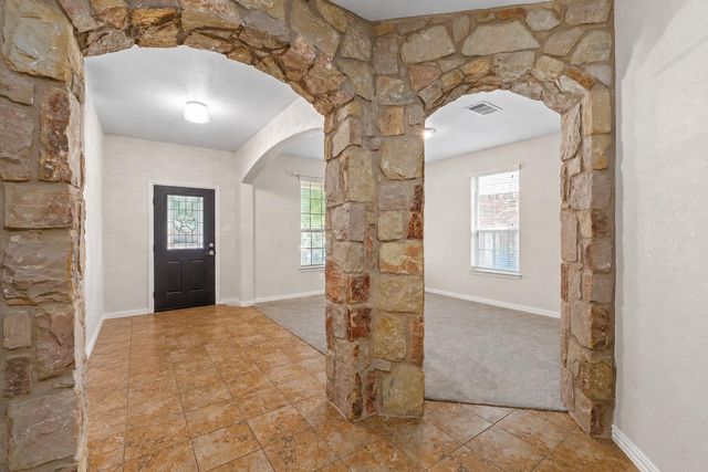 117 Emory Fields DR, Hutto, TX 78634