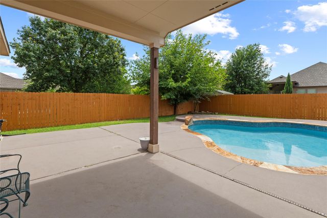 117 Emory Fields DR, Hutto, TX 78634