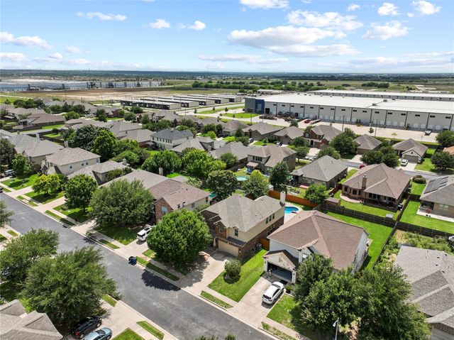 117 Emory Fields DR, Hutto, TX 78634