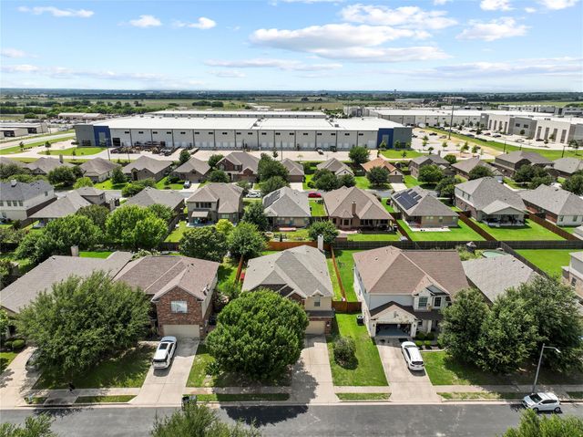117 Emory Fields DR, Hutto, TX 78634