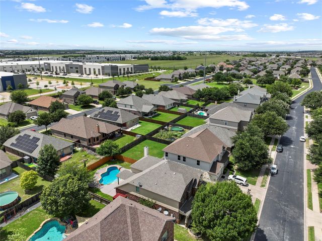 117 Emory Fields DR, Hutto, TX 78634