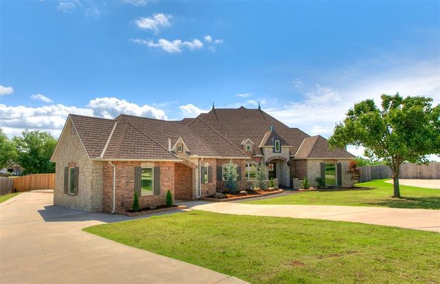 4208 Olde Copper Creek, Moore, OK 73160