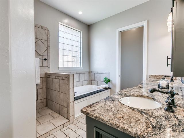 4208 Olde Copper Creek, Moore, OK 73160