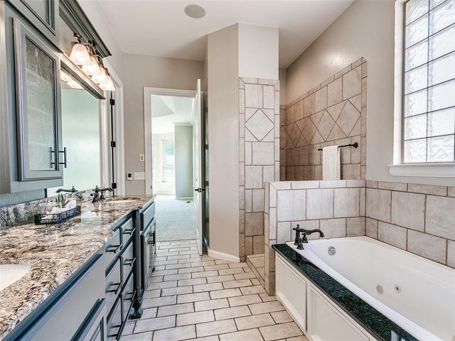 4208 Olde Copper Creek, Moore, OK 73160