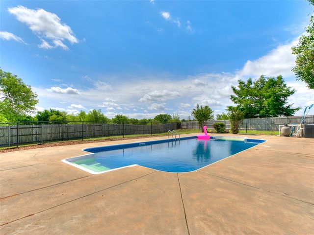 4208 Olde Copper Creek, Moore, OK 73160