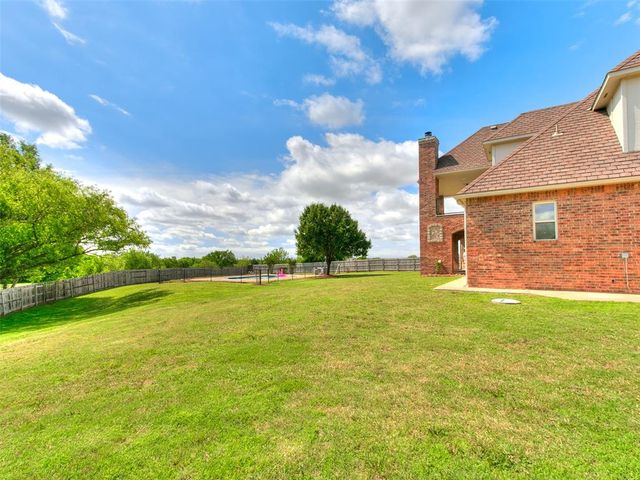 4208 Olde Copper Creek, Moore, OK 73160