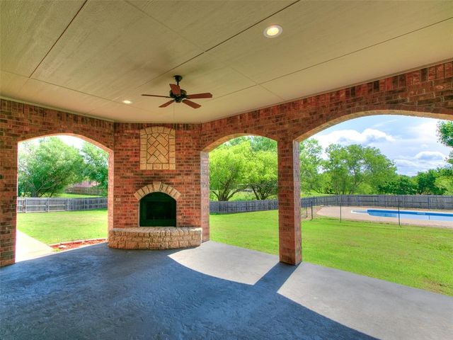 4208 Olde Copper Creek, Moore, OK 73160