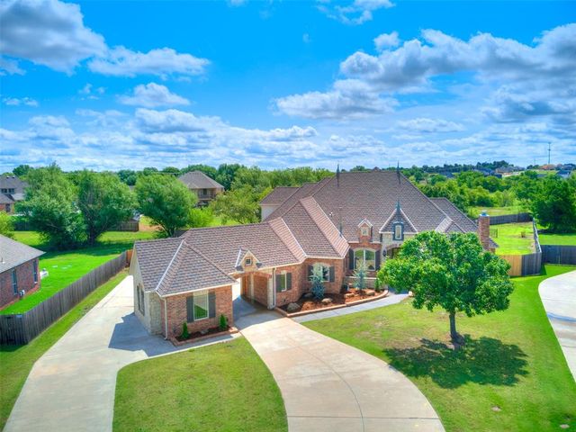 4208 Olde Copper Creek, Moore, OK 73160