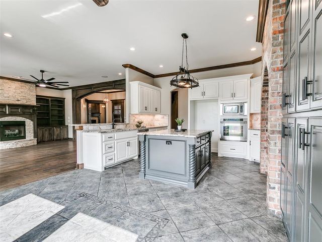 4208 Olde Copper Creek, Moore, OK 73160