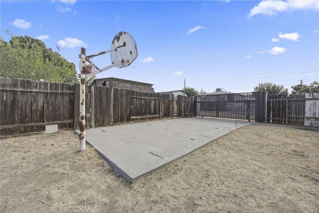 709 Crane Street, Bakersfield, CA 93306