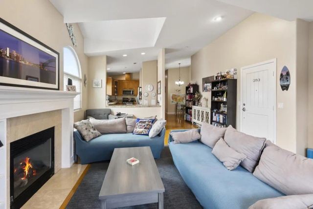 535 F Avenue 4, Coronado, CA 92118