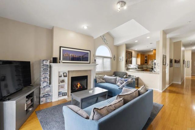 535 F Avenue 4, Coronado, CA 92118