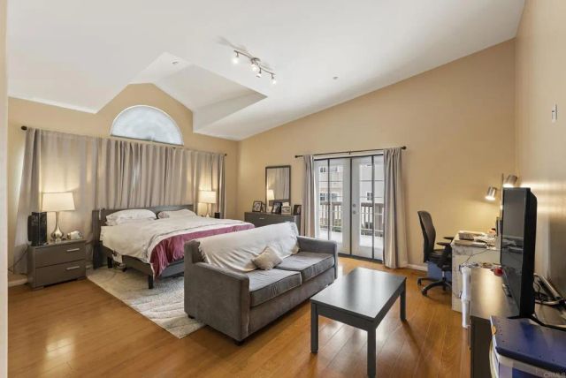 535 F Avenue 4, Coronado, CA 92118