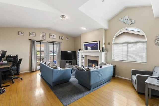 535 F Avenue 4, Coronado, CA 92118