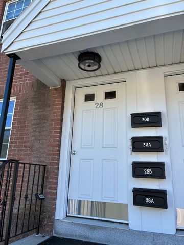 28 Aldrich B, Watertown, MA 02478