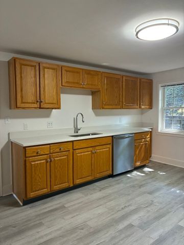 28 Aldrich B, Watertown, MA 02478