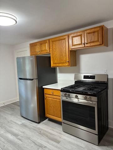 28 Aldrich B, Watertown, MA 02478