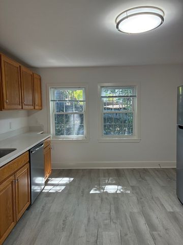 28 Aldrich B, Watertown, MA 02478