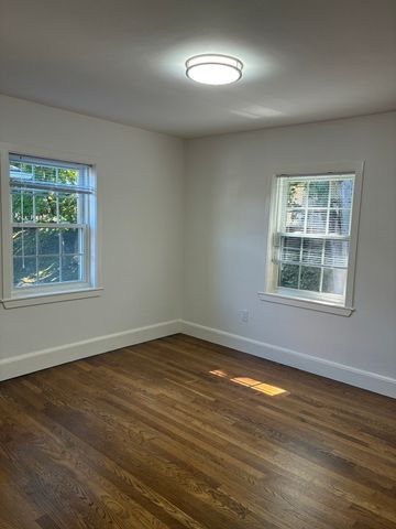 28 Aldrich B, Watertown, MA 02478