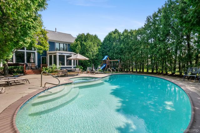 7367 Village Square Drive, West Bloomfield Charter Township, MI 48322