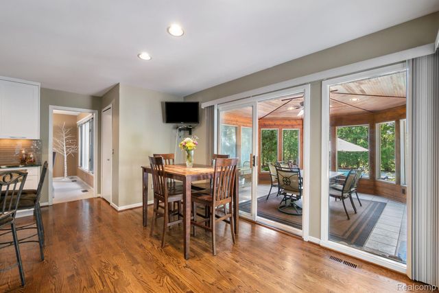 7367 Village Square Drive, West Bloomfield Charter Township, MI 48322