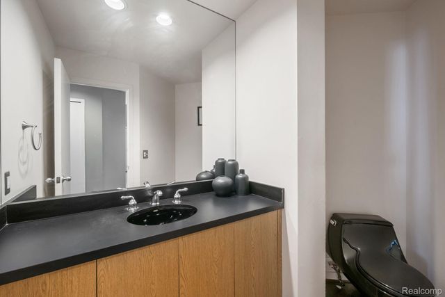 7367 Village Square Drive, West Bloomfield Charter Township, MI 48322
