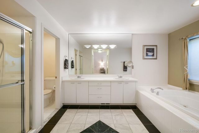 7367 Village Square Drive, West Bloomfield Charter Township, MI 48322