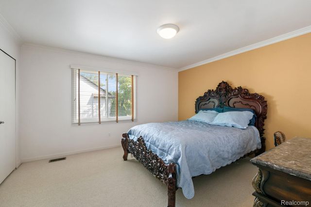7367 Village Square Drive, West Bloomfield Charter Township, MI 48322