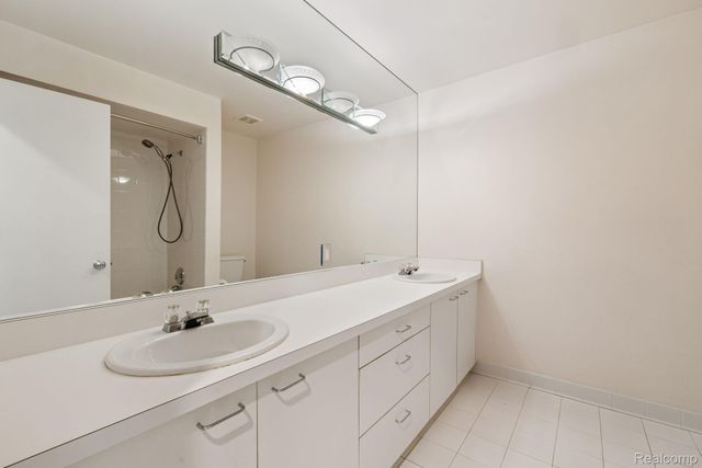 7367 Village Square Drive, West Bloomfield Charter Township, MI 48322