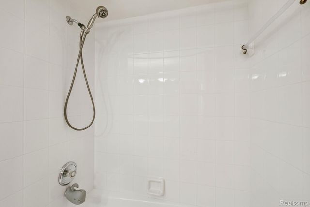 7367 Village Square Drive, West Bloomfield Charter Township, MI 48322