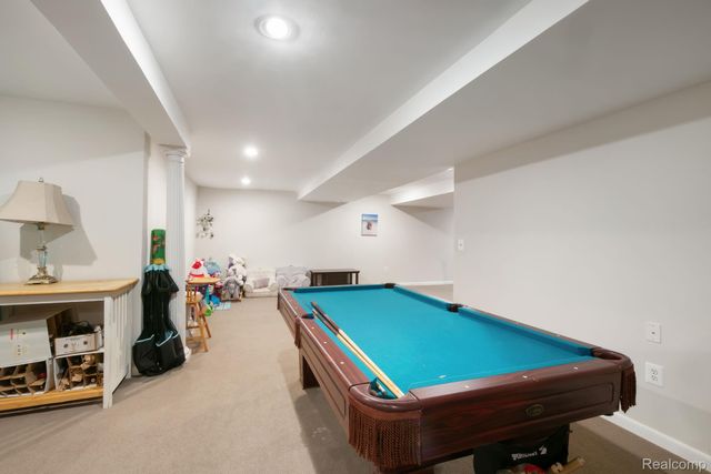 7367 Village Square Drive, West Bloomfield Charter Township, MI 48322
