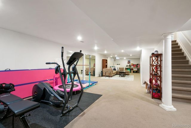 7367 Village Square Drive, West Bloomfield Charter Township, MI 48322