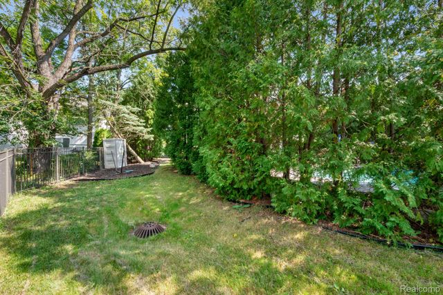 7367 Village Square Drive, West Bloomfield Charter Township, MI 48322