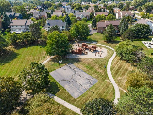 7367 Village Square Drive, West Bloomfield Charter Township, MI 48322