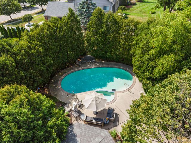 7367 Village Square Drive, West Bloomfield Charter Township, MI 48322