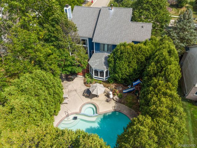 7367 Village Square Drive, West Bloomfield Charter Township, MI 48322