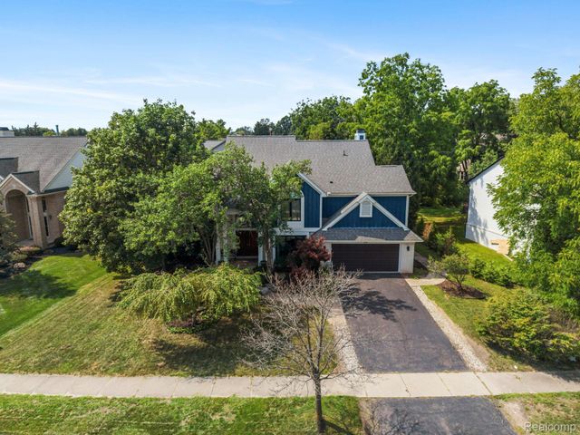 7367 Village Square Drive, West Bloomfield Charter Township, MI 48322