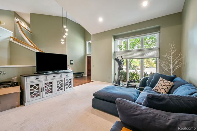 7367 Village Square Drive, West Bloomfield Charter Township, MI 48322